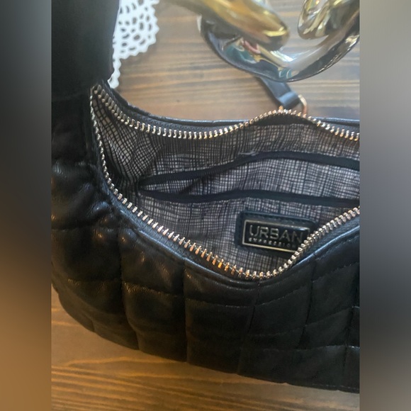 Urban Expressions Quilted Black Vegan Leather Bag - Picture 4 of 9